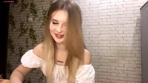 Jenny online show from November 3, 2025, 8:10 pm