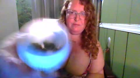 Snapshot of shelbyannn chatting on October 10, 2025, 11:48 pm Red online show from October 10, 2025, 11:48 pm