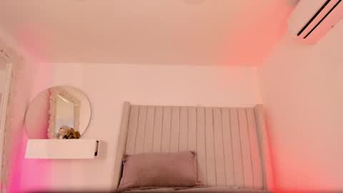 shelynna_azzul online show from June 3, 2026, 12:30 pm