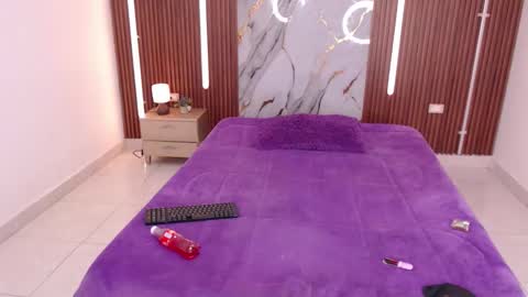 shena_nomy1 online show from December 15, 2025, 8:13 pm