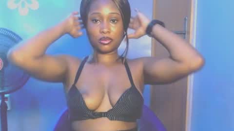 Snapshot of shena_xnomy chatting on June 18, 2026, 6:35 am Favour online show from June 18, 2026, 6:35 am