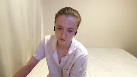 Jolyn online show from September 23, 2025, 5:49 pm