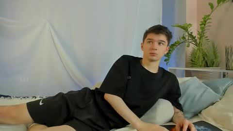 Max online show from February 15, 2026, 7:32 pm