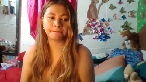 Snapshot of sherlyn_fox69 chatting on October 29, 2025, 3:20 am Maria Saenz online show from October 29, 2025, 3:20 am