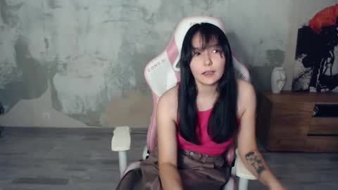 Emma online show from November 8, 2025, 3:45 pm