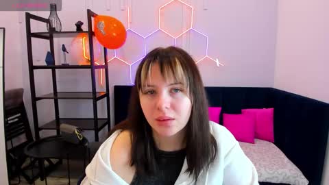 Sherry online show from September 27, 2025, 1:43 am