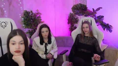 Snapshot of sheryl_elegance chatting on February 19, 2025, 6:00 pm Sheryl online show from February 19, 2025, 6:00 pm