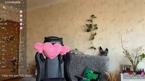 Vanessa online show from April 12, 2026, 6:40 am