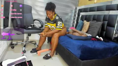 Snapshot of sheyla__ebony chatting on April 25, 2026, 12:35 am sheyla__ebony online show from April 25, 2026, 12:35 am