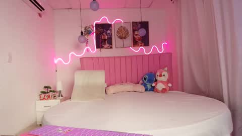 sheyla_vegas online show from October 23, 2025, 4:45 am