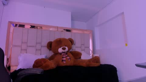 Sheyla Bakerr  online show from January 12, 2025, 9:19 pm