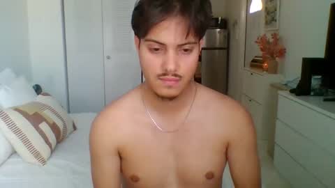 Snapshot of shezadeboy chatting on October 2, 2025, 4:36 pm shezadeboy online show from October 2, 2025, 4:36 pm