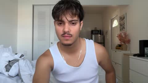 Snapshot of shezadeboy chatting on October 6, 2025, 2:03 pm shezadeboy online show from October 6, 2025, 2:03 pm