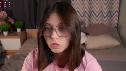 Iris online show from September 17, 2025, 11:23 am