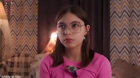 Iris online show from November 1, 2025, 11:01 am