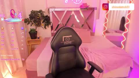 shinedark_tay online show from October 5, 2025, 2:43 am