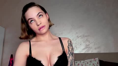 Snapshot of shinelina chatting on December 23, 2024, 11:49 pm Lina online show from December 23, 2024, 11:49 pm