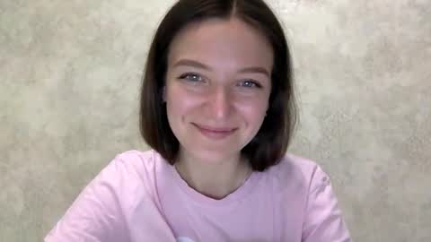 Jesica online show from April 4, 2026, 7:33 pm