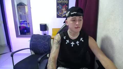 Snapshot of shining_star69 chatting on November 15, 2025, 12:30 am shining_star69 online show from November 15, 2025, 12:30 am