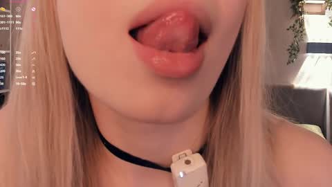 Stella  online show from April 18, 2026, 8:51 am