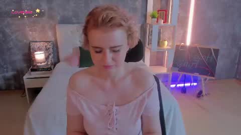 Snapshot of shiny_lisss chatting on July 5, 2026, 4:19 am Lisa online show from July 5, 2026, 4:19 am
