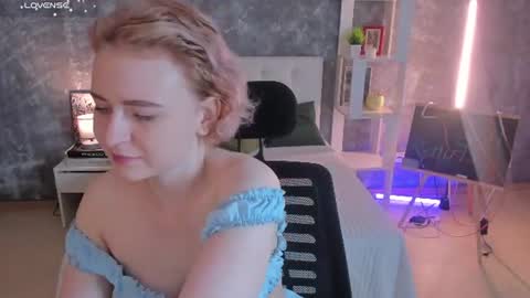 Snapshot of shiny_lisss chatting on July 26, 2026, 2:20 am Lisa online show from July 26, 2026, 2:20 am