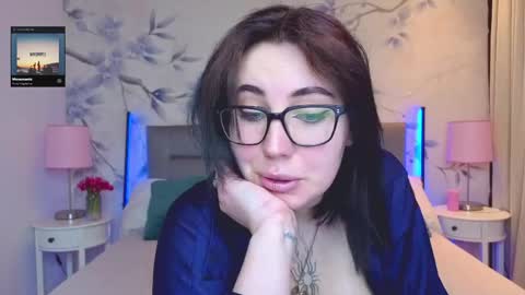 Snapshot of shiraazsh chatting on April 21, 2026, 12:44 pm shiraazsh online show from April 21, 2026, 12:44 pm