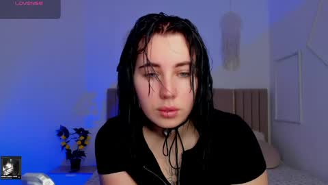Snapshot of shiraazsh chatting on May 1, 2026, 10:09 am shiraazsh online show from May 1, 2026, 10:09 am