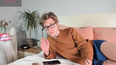 Snapshot of shirizo chatting on February 28, 2025, 10:39 pm Matthew online show from February 28, 2025, 10:39 pm