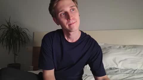 Snapshot of shirizo chatting on September 12, 2025, 9:04 pm Matthew online show from September 12, 2025, 9:04 pm