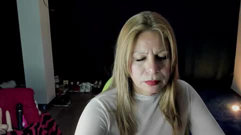 Snapshot of shirly_vannicelli chatting on November 9, 2025, 3:38 am shirly online show from November 9, 2025, 3:38 am