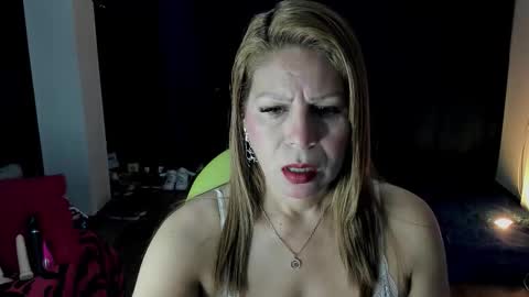 Snapshot of shirly_vannicelli chatting on November 12, 2025, 3:18 am shirly online show from November 12, 2025, 3:18 am