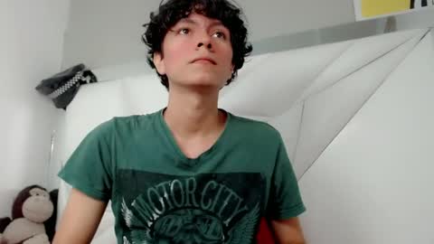 Snapshot of shirowitheb chatting on April 9, 2026, 1:27 pm SHIRO online show from April 9, 2026, 1:27 pm