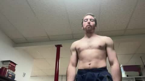 shirtlesshunk15 online show from April 21, 2026, 2:51 am