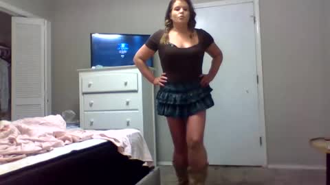 Snapshot of shmuberryfarms chatting on September 26, 2025, 8:40 am shmooinaround online show from September 26, 2025, 8:40 am