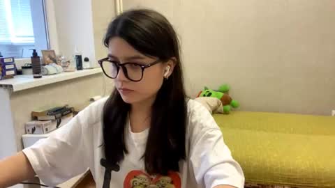 Snapshot of shontagrabowski chatting on June 27, 2026, 2:34 pm Marie online show from June 27, 2026, 2:34 pm