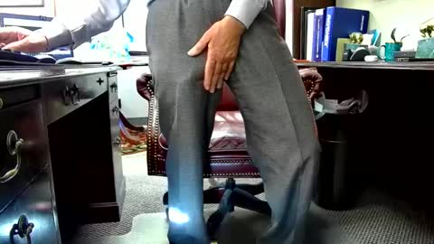 Snapshot of shootme69 chatting on December 3, 2024, 7:33 pm nikolas send dm for an appointment online show from December 3, 2024, 7:33 pm