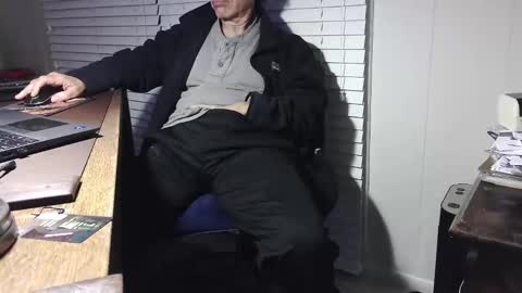 nikolas send dm for an appointment online show from October 28, 2025, 2:15 am