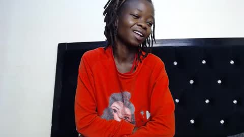 shortnswee56 online show from November 13, 2025, 6:56 am