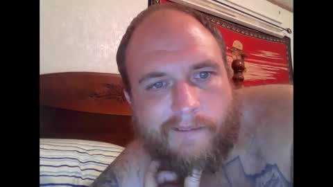 Snapshot of shortstroke86 chatting on December 16, 2024, 6:10 am shortstroke86 online show from December 16, 2024, 6:10 am