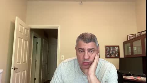 Chicago Guy online show from September 16, 2025, 6:42 pm