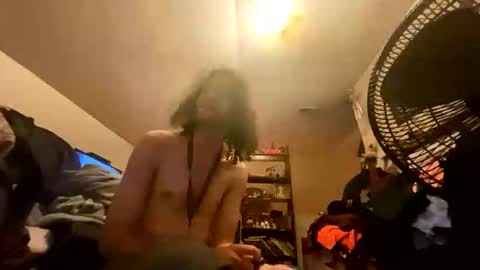 showmewe online show from March 8, 2026, 2:37 am