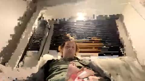 Snapshot of shred4dayz420 chatting on May 3, 2026, 8:31 am shred4dayz420 online show from May 3, 2026, 8:31 am