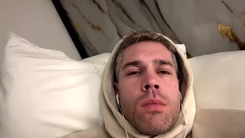 Snapshot of shreddylong chatting on November 16, 2025, 12:33 pm shreddylong online show from November 16, 2025, 12:33 pm