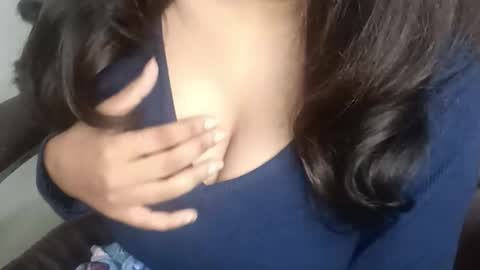 shreya_0 online show from December 21, 2025, 11:45 pm