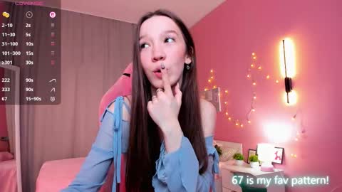 Neila online show from November 19, 2025, 2:06 pm