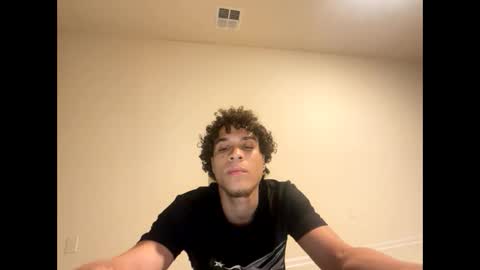 Snapshot of shurthingxx chatting on February 18, 2025, 10:49 am shurthingxx online show from February 18, 2025, 10:49 am