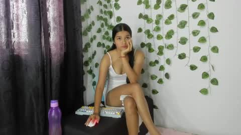 Canela online show from May 17, 2026, 1:29 pm