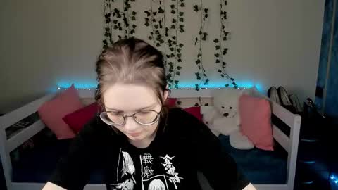 shy_elina01 online show from October 13, 2025, 10:26 am