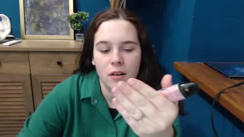 shy_lil online show from November 7, 2025, 11:21 am